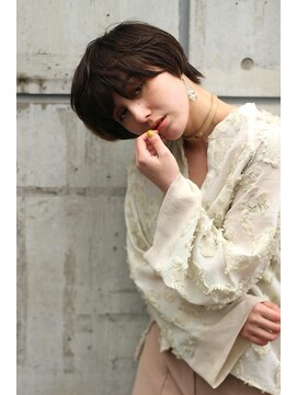 クク(coucou) 顔周りレイヤー×重めバンクショート