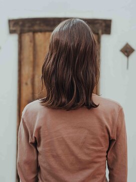 アマリス(Amaris) ゆるふわ外ハネミディ20代/30代/40代/庭瀬