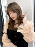 センター分けくびれヘア前髪ロングレイヤー韓国ヘアエモージュ