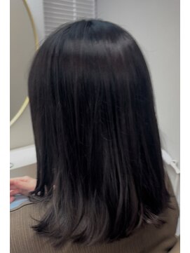 アオ 花咲町(a-o) ノーレイヤーで大人かわいいミディアムヘア♪