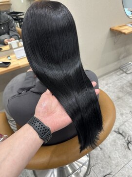 シカ 神戸三宮元町店(Cica) 韓国風　コリアンブラック　髪質改善　透明感　神戸