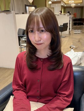 リタ(Lita) ★ミディアムレイヤー／大人かわいい/レイヤーカット