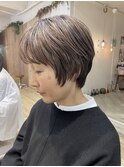 ショートボブ　白髪ぼかしカラー