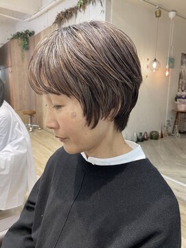 リーナ ビューティガーデン(LiNA BeautyGarden) ショートボブ　白髪ぼかしカラー