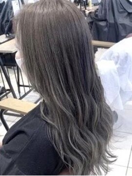 クアトログランシュ ひたちなか店(QUATRO×GranCieux) マットグレージュ