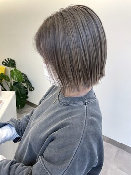 フェーディン(fa/din) ミルキーベージュ×切りっぱボブ