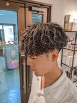 コワファーストナガサキシャンプーボーイ(COIFF1RST NAGASAKI SHAMPOO BOY)&nbsp;ハイライト×ソフトツイストスパイラルパーマ