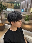 大人メンズヘア刈り上げ無造作パーマ