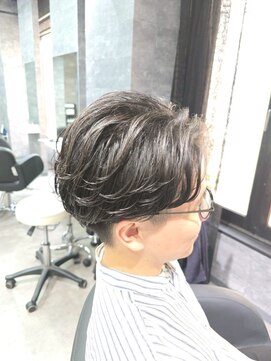アノ(Ano.) センターパート×フェザーパーマ