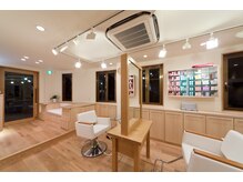 ピサンリ(pissenlit)の雰囲気（気を基調とした落ち着く内装です。【祖師ヶ谷大蔵／経堂】）