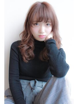 アークイラ(Aquila) 触れたくなる質感。柔らかニュアンスの波巻きロングスタイル