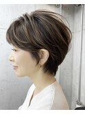 レイヤーショート×バレイヤージュ風カラー
