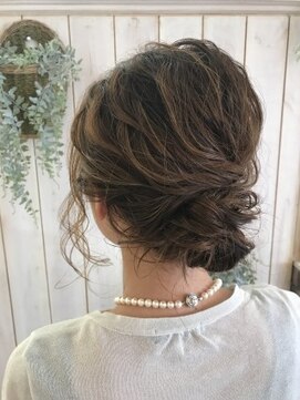 ネオリーブシェリエ 浅草店(Neolive cherie) シニヨンアレンジ