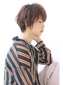 ことりベージュネイビーカラー毛先パーマ小顔ワンサイドショート