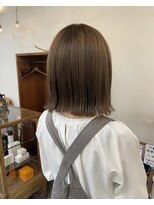 スロウ(sloe) 切りっぱなしボブとハイライト