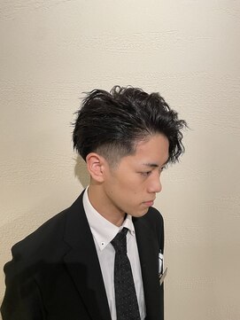 ヘアーズ ゼノン ルクアイーレ店(HAIR'S ZENON) ローフェード×ツイスパ×オールバック風