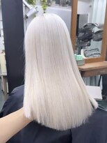 ヴェルデ(Verde)&nbsp;ホワイトヘア ダブルカラー、ハイトーン、ブリーチ