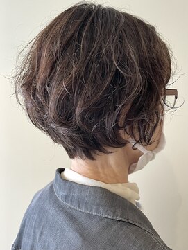 シリ アンド ブラント(siri and brunt) 【クセ毛活かしカット】無造作ショートボブ