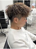 前下がりバロックパーマツイストスパイラルパーマ茶髪メッシュ
