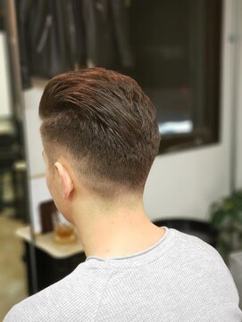 ワンワンオー バーバーショップ 博多店(@110 BARBER SHOP) ポンパドールスタイル