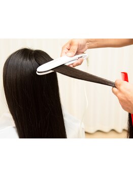 【鴻巣】ナチュラルなストレートを目指す縮毛矯正で、アナタを笑顔にしたい♪当店で憧れのさらツヤをGET！