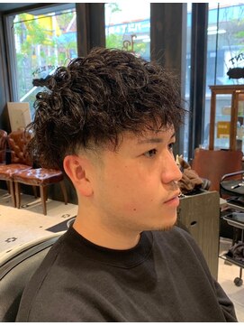 ルドローブラントオオサカ(LUDLOW BLUNT Osaka) 【LUDLOW BLUNT】ツイストスパイラルパーマ 大阪本町バーバー