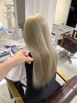 ソワン ドゥ ブレス エルネ 立花店(soin de brace elne) ホワイトベージュ/ハイトーン/ケアブリーチ/艶髪/ブリーチカラー