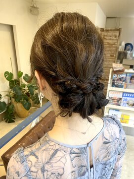 ヘアアンドメイクフリッシュ(HAIR&MAKE FRISCH) シニヨンスタイル