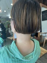 ラブヘアーグリーン(LOVEHAIRGREeN)&nbsp;インナーカラーが映えるミニボブ