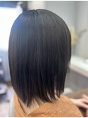 軽めのミディアムボブスタイル♪