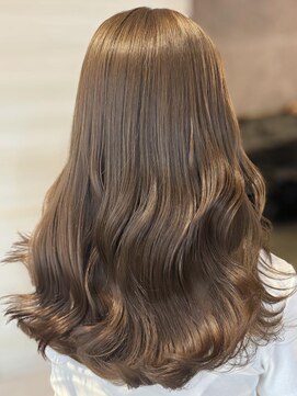 エルバイラビス 大宮(elu by lovis) 《巴結生》ブリーチなし/ダブルカラー/ヘーゼルベージュ