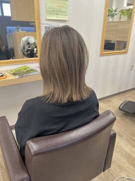 ケーフィール(HAIR PRODUCE K-feel) 外ハネミディ