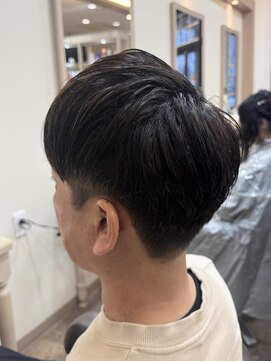 アルターリール(aL ter Rire) 刈り上げセンターパート/リバースセンターパート/鎌取/杉田花乃