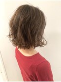 《NEW-LINE 代表 YUTAKA》ひし形柔らかボブディ グレーベージュ