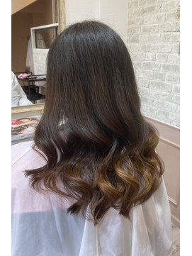 ルーラ(Rula) ヨシンモリ巻き髪