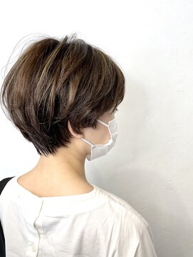 ブレス 横浜(bless) 大人可愛い丸みショート小顔ショートハイライトニュアンスカラー