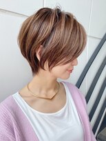 アヴァロン(AVALON)&nbsp;白髪ぼかしハイライト/絶壁解消/ひし形大人ショートボブ/聖