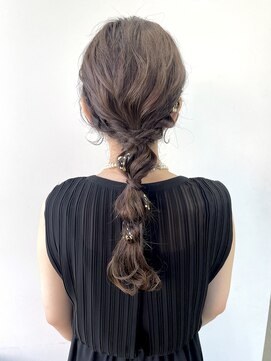 ヘアー アイス 御器所本店(HAIR ICI) 20代30代大人可愛いお呼ばれスタイル編みおろしグレージュ