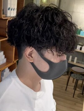 フィフスワン(fifth one) 波巻きスパイラルパーマツイストスパイラルパーマセンターパート