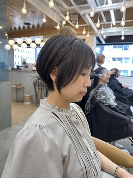 ロンドアジュール 横浜(Lond azur) ☆3ヶ月シルエットが綺麗な骨格矯正耳掛けマッシュショート横浜