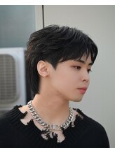 ウルモードバイササ(URU mode by SASA)&nbsp;フェザーショート×フェザー毛流れパーマ