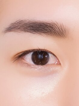 スズ(SUZU)の写真/自眉のポテンシャルを最大限に引き出し、顔全体の印象UPを叶える♪今注目のアイブロウ施術HBL取扱い◎