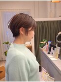 くびれショートカット×白髪ぼかしハイライト