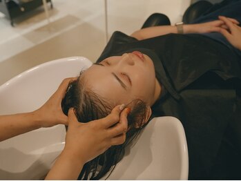 マエストロ バイ ネリネ 錦糸町(Maestro by Nerine)の写真/アロマヘッドスパ×毛髪診断付きカスタムトリートメント.癒し&美髪作りの極上ケアで自分へご褒美を[錦糸町]