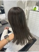オリーブベージュカラー