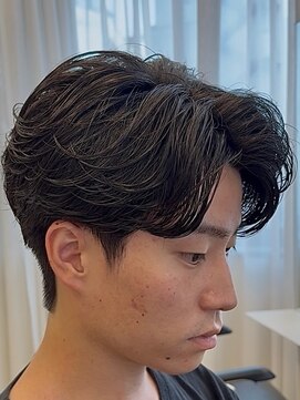 アコロン(acoron.) 池袋メンズカット/毛流れセンターパート/ニュアンスパーマ