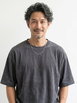 リリアーナ(LILIANA) 池袋 サーフカール イケオジ 大人メンズ ラフパーマ