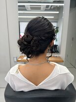 バルべス トーキョー(BARBES TOKYO)&nbsp;レイヤーカットのサイドお団子アレンジ【清板】