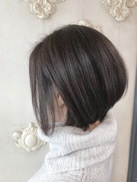 ネオリーブアイム 横浜西口店(Neolive aim) 大人かわいい小顔 襟足スッキリ 後頭部ふんわりショートボブ