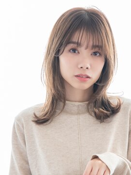 ヘアーサロン ラフリジー(Loufreasy) アディクシーカラーでグレーベージュ×大人の外ハネミディアム